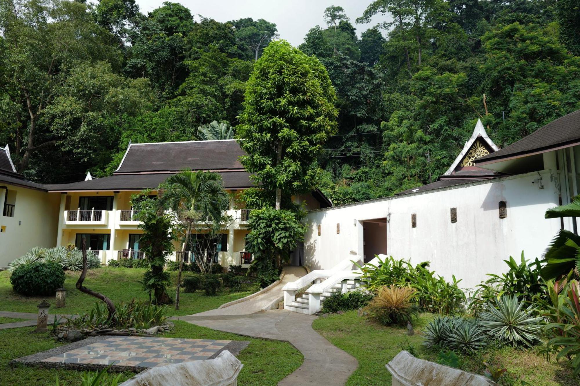 Bhumiyama Plus Hotel Koh Chang Bagian luar foto